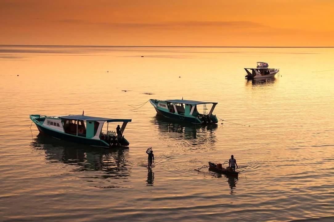 Froggies Divers Bunaken Bagian luar foto